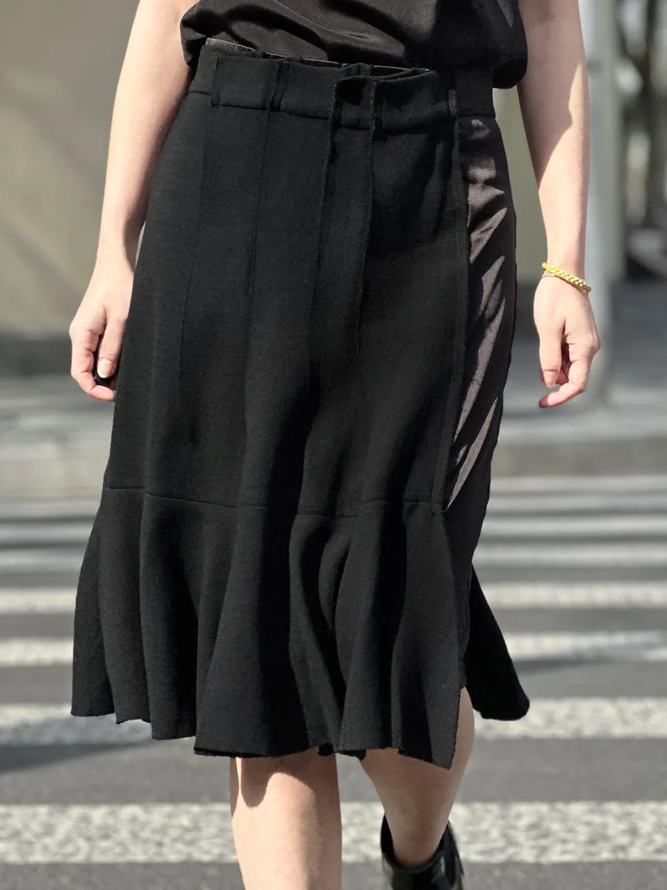 Black Pleated Detail Satin Patch Knee-length Skirt