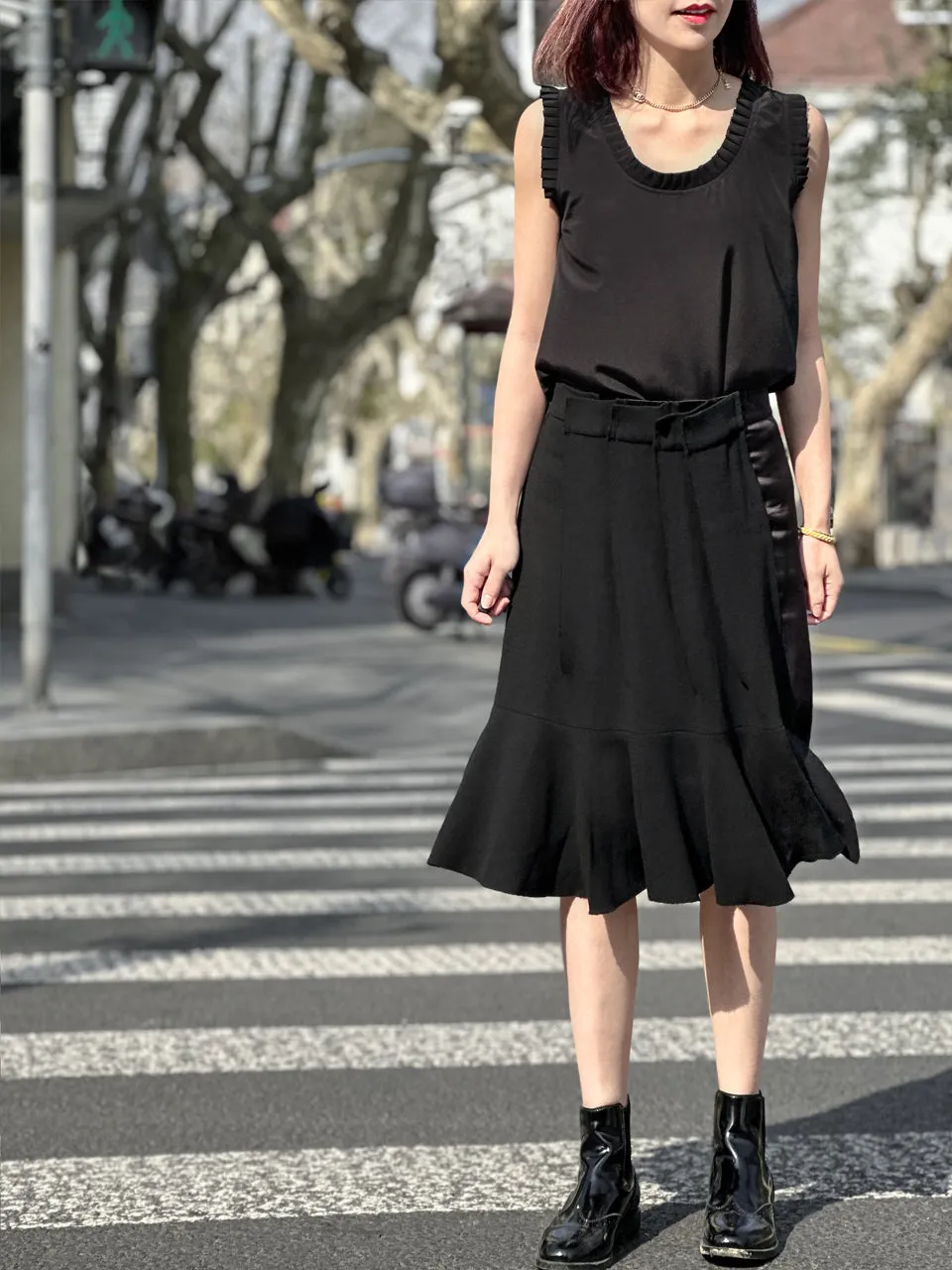 Black Pleated Detail Satin Patch Knee-length Skirt