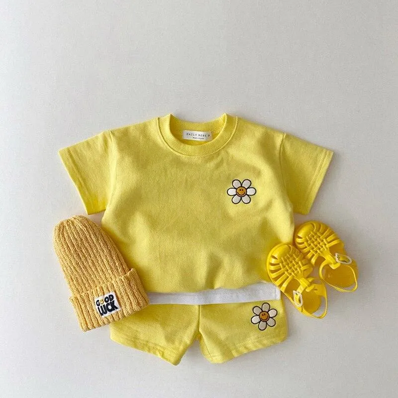 Solid Sunshine Daisy Top With Shorts