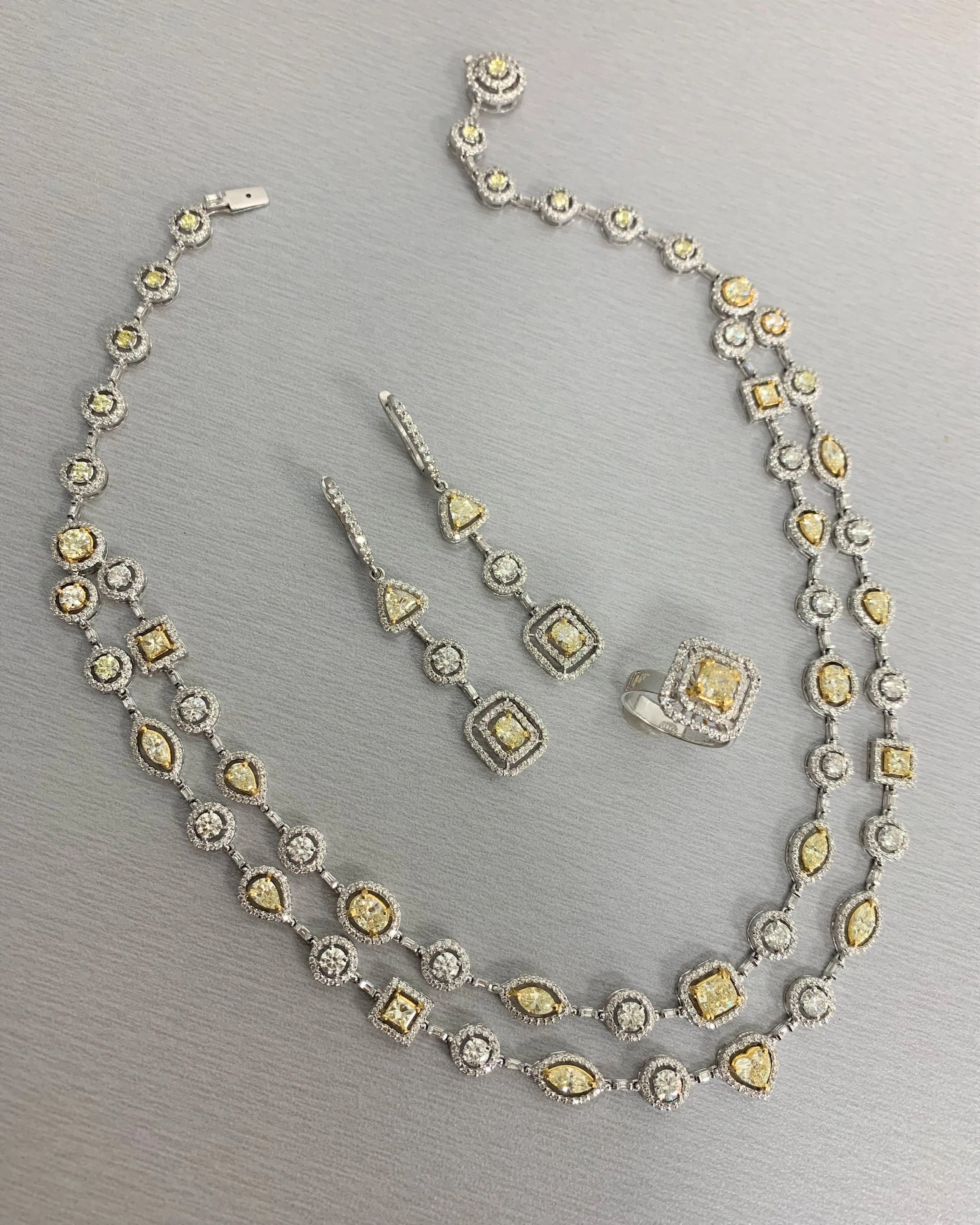 Summer Yellow & White Diamond Necklace (16.54 ct Diamonds) in Gold
